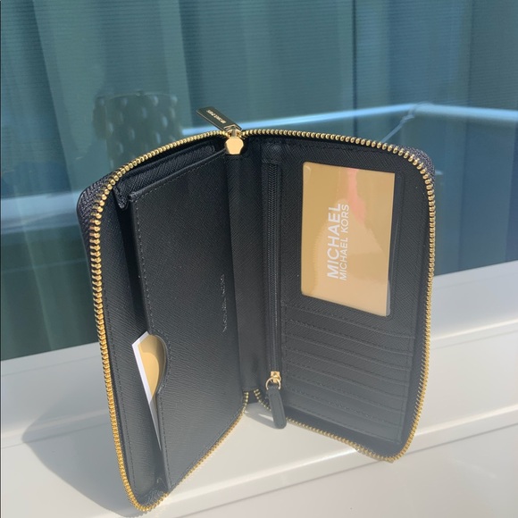 Michael Kors Taxi print wallet - Picture 12 of 16